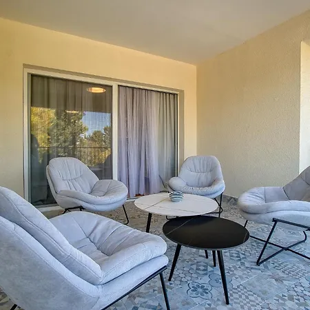 Hesperides Gardens 1 Bed