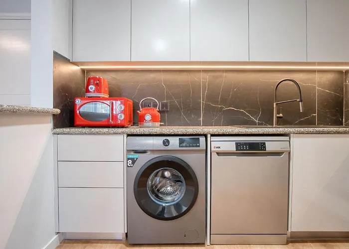 Hesperides Gardens D203